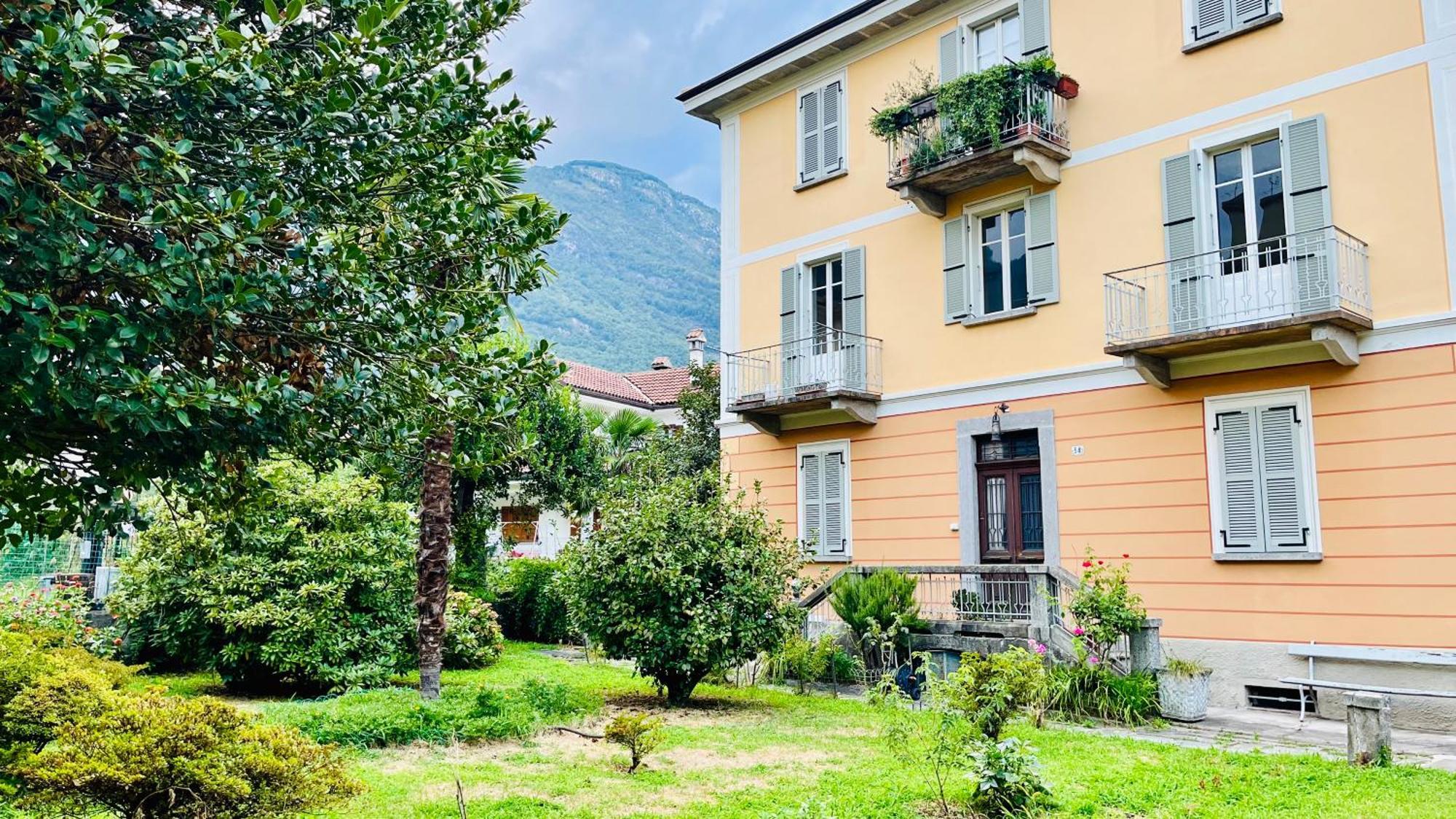 Antica Casa Storica Con Giardino Apartamento Domodossola Exterior foto